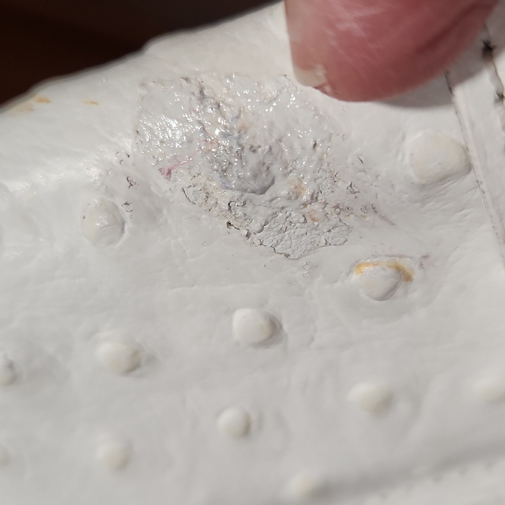 Vera Pelle White Textured Clutch with Gold Chain - Picture 8 of 8